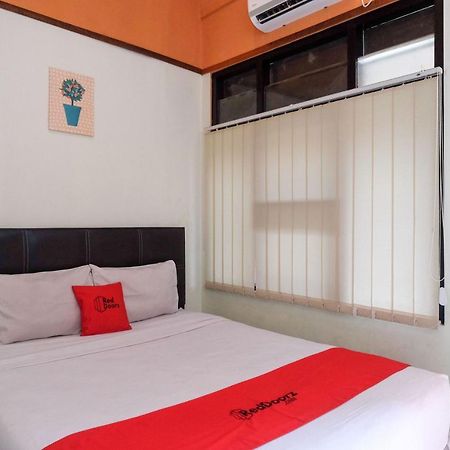 Reddoorz Near Lotte Mart Maguwoharjo Yogyakarta Hotel Kültér fotó