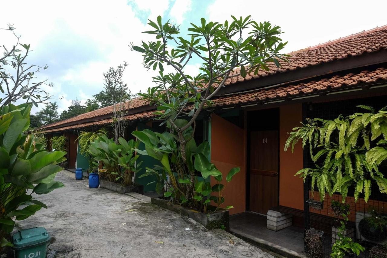 Reddoorz Near Lotte Mart Maguwoharjo Yogyakarta Hotel Kültér fotó