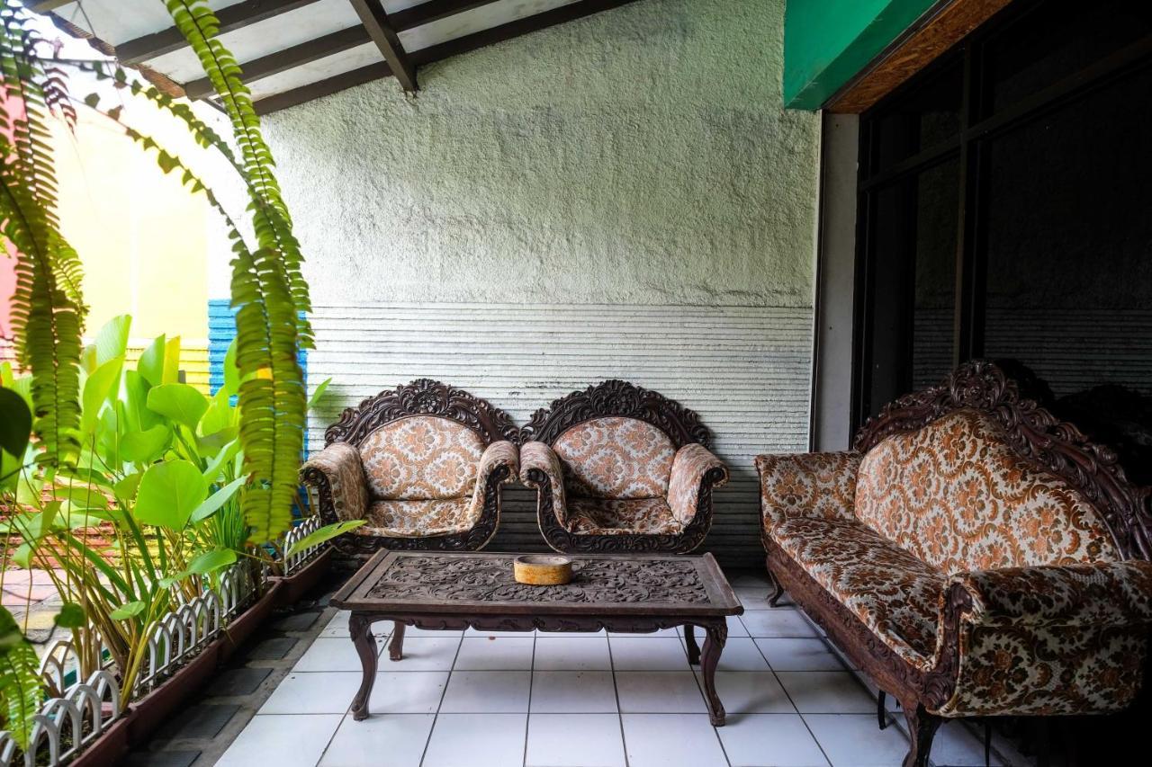 Reddoorz Near Lotte Mart Maguwoharjo Yogyakarta Hotel Kültér fotó