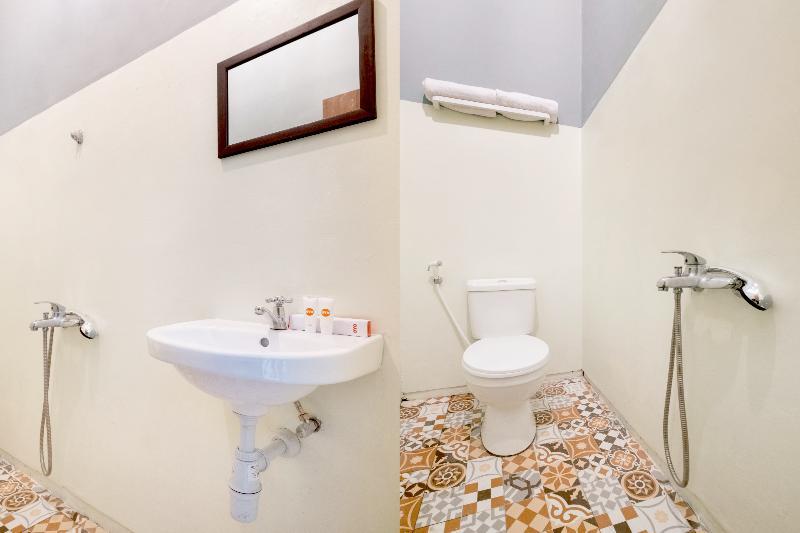 Reddoorz Near Lotte Mart Maguwoharjo Yogyakarta Hotel Kültér fotó
